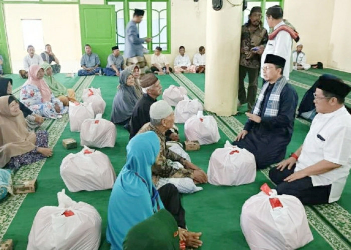Safari Jumat di Desa Tanjung Gunung, Pemkab Bateng Berikan Bantuan dan Santunan