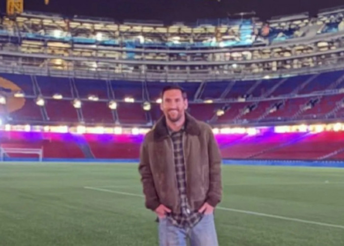 Kunjungi Camp Nou, Messi Mau Balik Kembali ke Barcelona