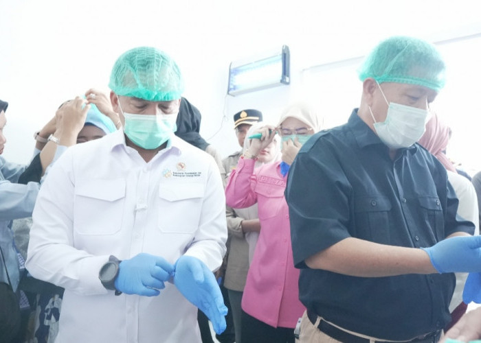 Gubernur Hidayat Arsani Dampingi Mendukbangga/Kepala BKKBN RI Tinjau Layanan Program MBG 3B
