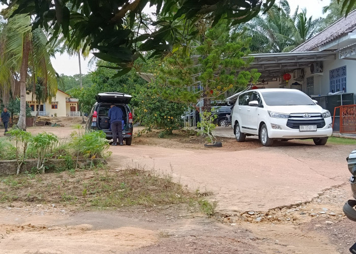 Bareskrim Polri Datangi Rumah Bos AHO di Toboali, Bawa Box dan Berkas