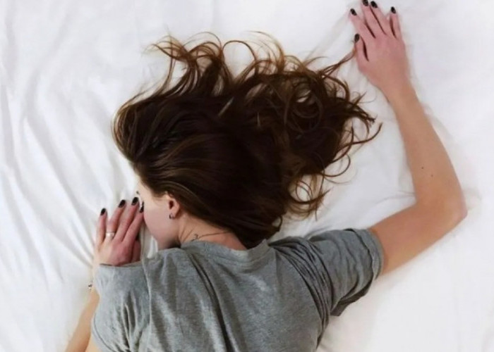 Dampak Main Ponsel di Tempat Tidur