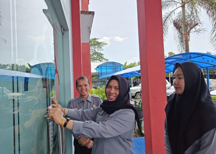 Kanwil Kemenkum Babel Laksanakan Pengamanan Lingkungan Kerja melalui Pemeriksaan dan Sterilisasi Ruangan 