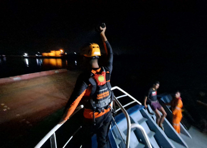 KM Lintas Armada Nusantara Terbalik di Alur Dalam Pelabuhan Pangkalbalam