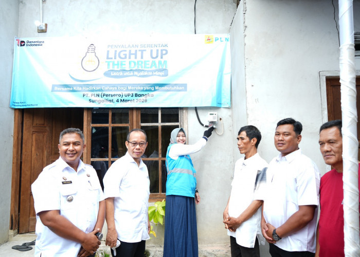 PLN Sambung Ratusan Rumah Gratis Lewat Program Light Up The Dream
