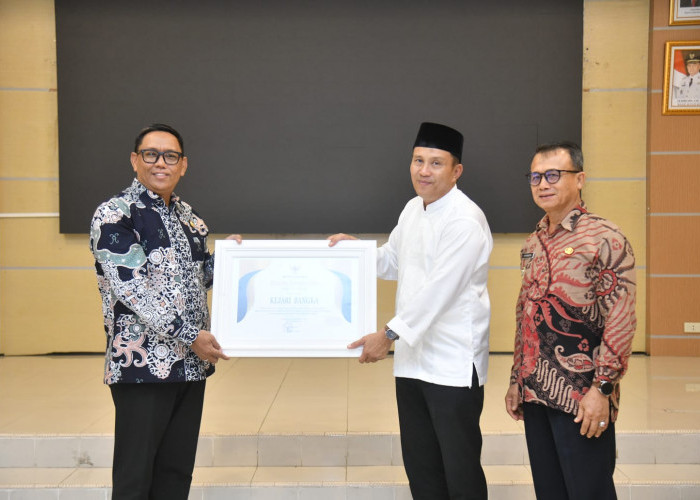 Kejari Bangka Diberi Penghargaan Pemkab Bangka atas Kerjasama Hukum dan Tata Pemerintahan