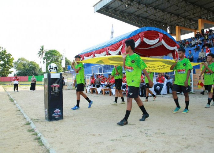 Buka Turnamen Sepak Bola Usia 40 di Belitung, Pj Gubernur: Semoga Kepulauan Babel Semakin Jaya