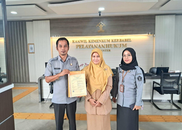 Kanwil Kemenkum Babel Dampingi Pendaftaran dan Serahkan Sertifikat Hak Cipta Karya Inovatif Bidang Kesehatan