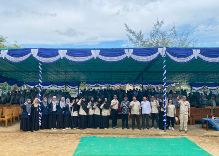 Gelar Bulan Bahasa, SMANSER Datangkan Guru Besar