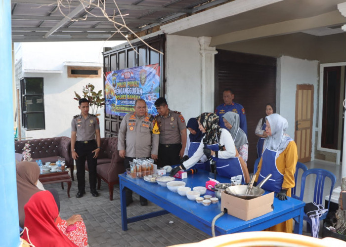 Tingkatkan Kecakapan Warga, Polres Bangka Gelar Pelatihan Olah Abon Ikan bagi Ibu-Ibu 