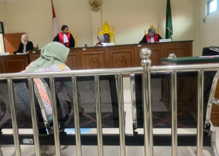 Sidang Pledoi, Mantan Ketua Bawaslu Bangka Sugesti Minta Dibebaskan