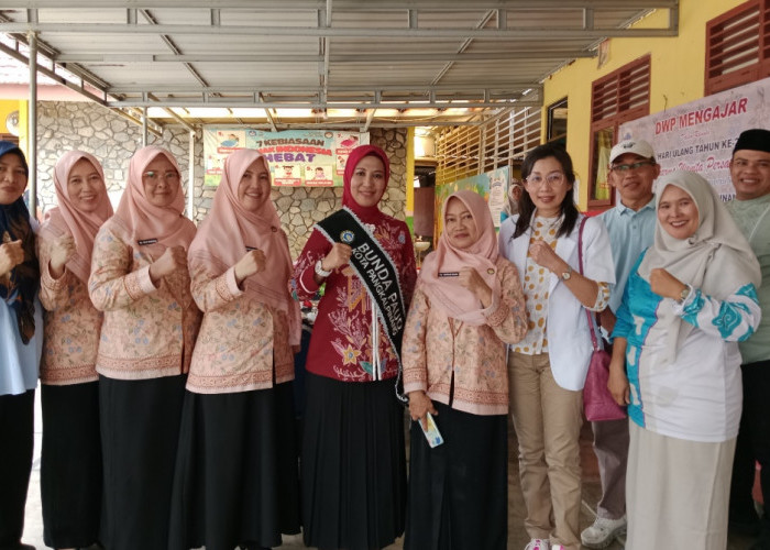 Bunda PAUD Pangkalpinang Apresiasi DWP Mengajar, Anak TK Pertiwi Diajak Gosok Gigi Dengan Benar