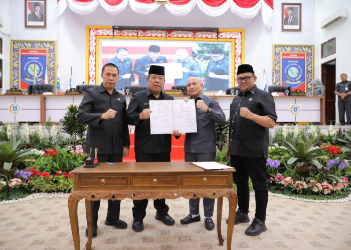 Hadiri Rapat Paripurna, Gubernur Hidayat Arsani: Dari Rakyat Untuk Rakyat