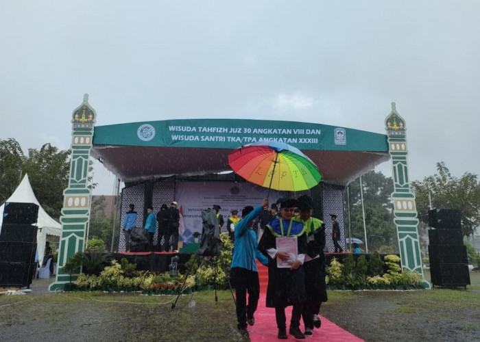 Tak Luntur Diguyur Hujan, 1.132 Santri Lulus Tahfidz dan TPA BKPRMI Bangka Diwisuda