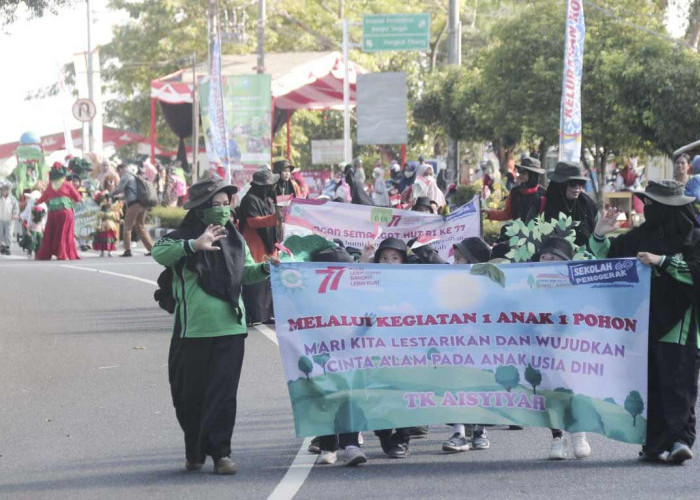 Sambut HUT ke-77 RI , 35 PAUD se-Kecamatan Koba Ramaikan Pawai Karnaval