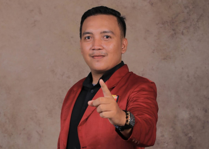 Menggugat Republik: Mana Yang Layak Sejahtera, Antara Guru-Guru Honorer atau Birokrat dan Oligarki?