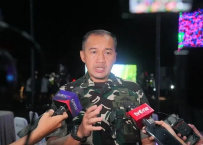 TNI Latihan Terjun Malam di Babel untuk Awasi Tambang Ilegal