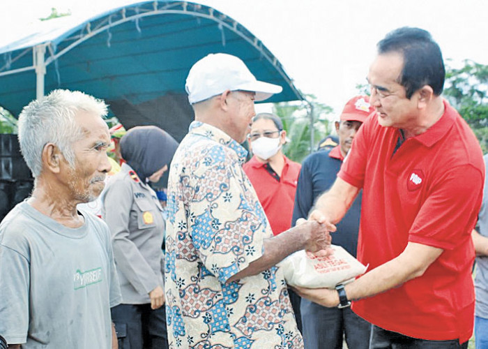 Warga Kapuk Senang Dapat Bantuan Sembako. Terima Kasih, Pak Rudianto Tjen!