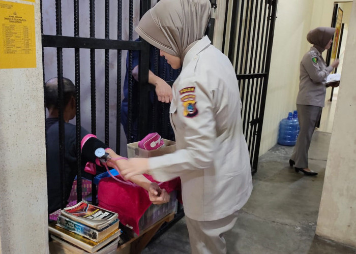 Dokkes Polresta Pangkalpinang Cek Kesehatan Tahanan Secara Rutin