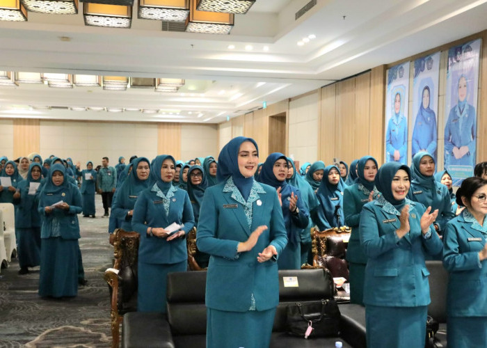 Puncak Peringatan HKG ke-54 PKK di Belitung, Noni Hidayat Ajak Kader PKK se-Babel Fokus ke Tiga Hal Ini