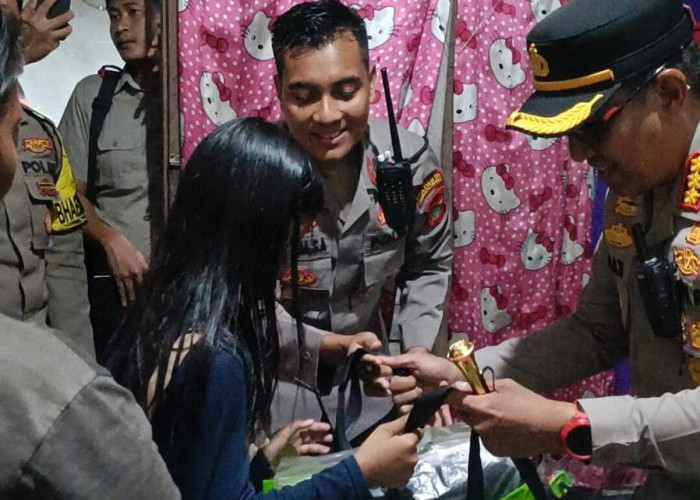 Kapolresta Pangkalpinang Santuni Fajar Arsyami Bocah Penderita Lumpuh Saraf Otak di Sinar Bulan