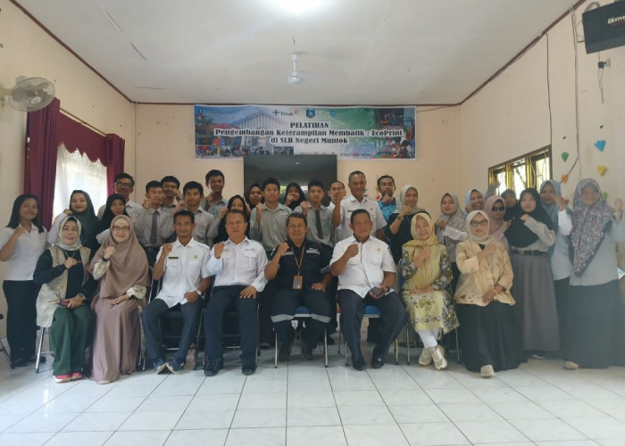 Bangun Harapan di Sekolah Luar Biasa: PT Timah Berikan Pelatihan Membatik Eco Print Bersama SLB Mentok 