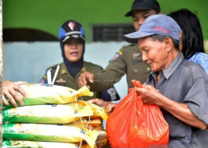 Jelang Imlek, Pemkab Babar Gelar Pasar Murah di Lapangan Gelora Mentok