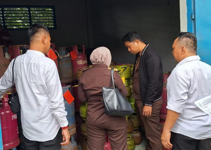 Berkas P21, Polda Babel Limpahkan 2 Tersangka Kasus Pengoplosan Gas Elpiji Subsidi Ke Kejati Babel
