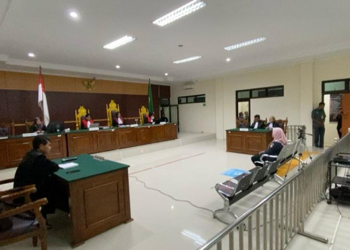 Tok! Hakim Bebaskan Mantan Ketua Bawaslu Bangka Sugesti