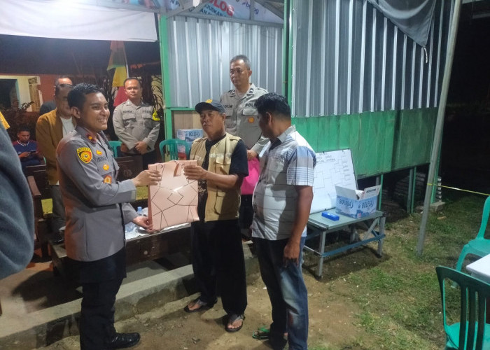 Langkah Unik Agar Warga Mau Ikut Satkamling: Kapolsek Bukit Intan Buka Pertandingan Gaple Satkamling Cempedak