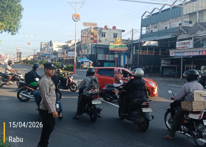 Hadir di Pagi Hari, Polsek Bukit Intan Gelar Strong Point Atur Lalu Lintas