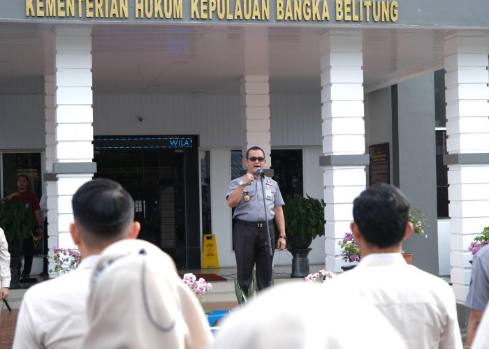 Apel Pagi bersama, Kakanwil Serahkan SK Kenaikan Pangkat & Tekankan Konsistensi Kinerja serta Disiplin Pegawai