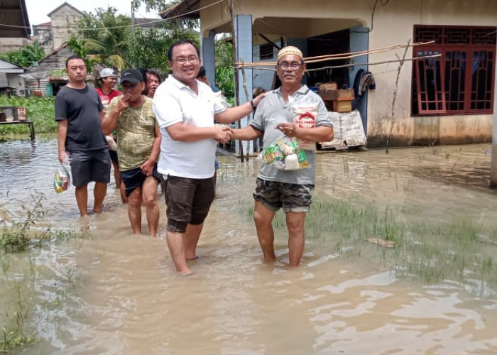 Cepat Tanggap, Caleg Demokrat Terpilih Turun Bantu Warga Terdampak Banjir 