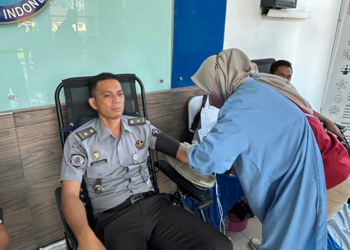Wujud Nyata Kepedulian, Insan Pemasyarakatan Lapas Narkotika Pangkalpinang Ikut Donor Darah HANI 2025