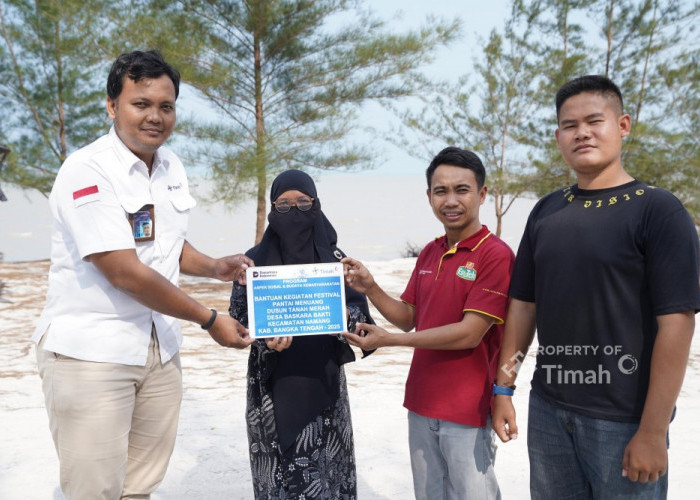 PT Timah Bersama Komunitas Peduli Kampung Gelar Festival Pantai Menuang 