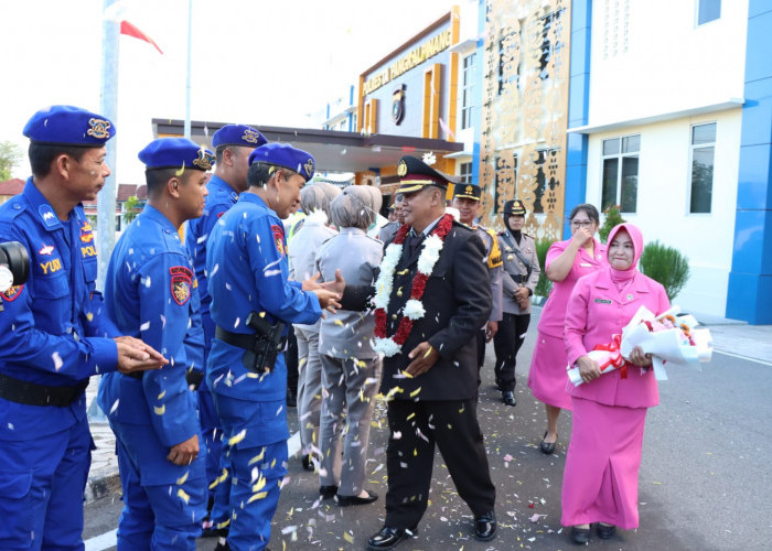 Polresta Pangkalpinang Gelar Tradisi Lepas Personel Purna Tugas