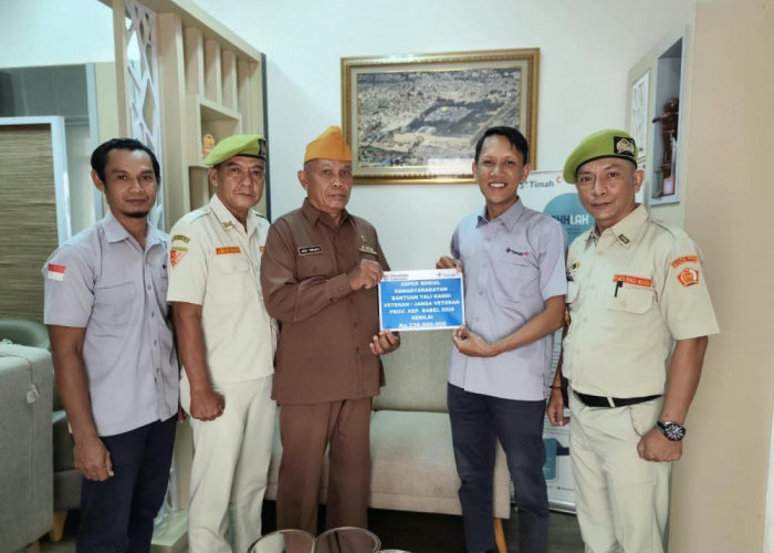 Jelang Hari Pahlawan, PT Timah Berikan Bantuan Keuangan kepada Puluhan Veteran di Bangka Belitung
