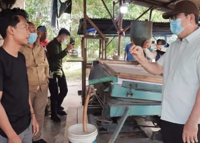 Bupati Beltim Sidak Meja Goyang di Gantung, Tegaskan Relokasi Demi Kesehatan Warga