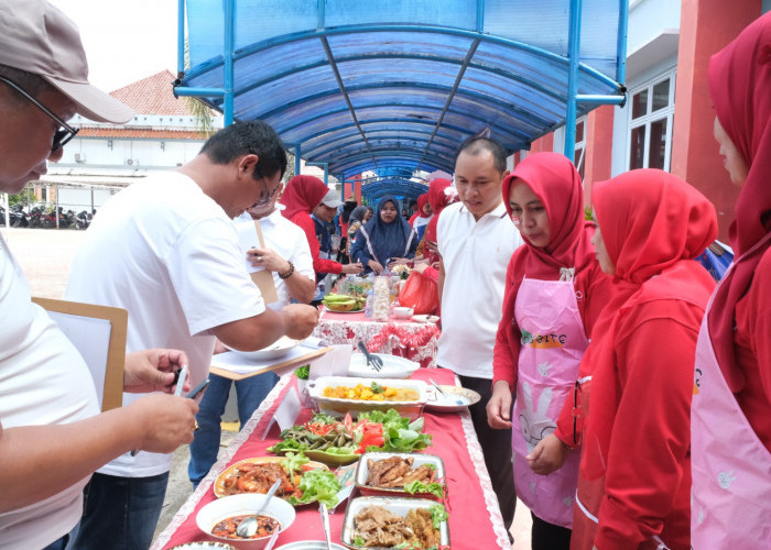 7 Tim Ibu- ibu Dharma Wanita Kanwil Kemenkum Babel ikuti Perlombaan Masak Lempah Kuning