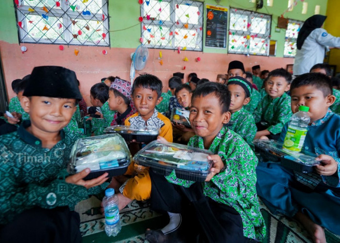 PT Timah Gelar Program Makan Bergizi di Kabupaten Bangka Tengah, Sekolah hingga Orang Tua Siswa Merasa Senang