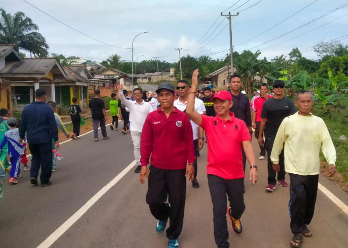 Jalan Sehat & Senam Pagi, Mulkan Ajak Masyarakat Tanah Bawah Jaga Kesehatan 