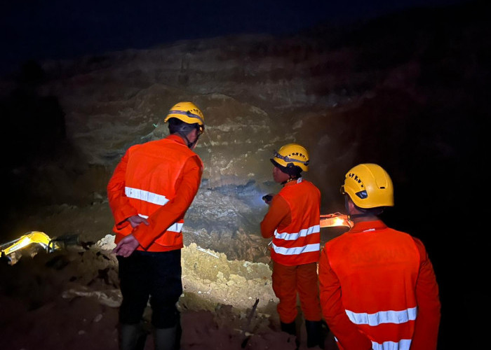 Tim SAR Upayakan Evakuasi 3 Penambang Tertimbun di Tambang Timah Pondi Pemali, Tanah Labil Jadi Tantangan
