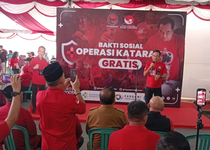 12 Tahun Diserang Katarak, Basrul Petugas Kebersihan Pangkalpinang Kini Dioperasi Gratis Yayasan Rudi Center