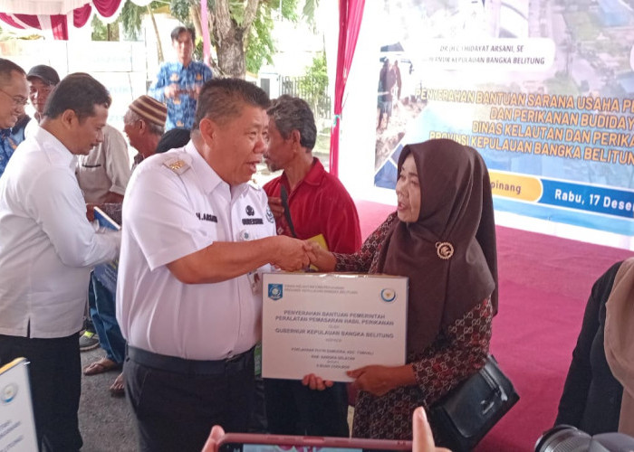 ​Dukung Kesejahteraan Nelayan, Pemprov Babel Salurkan Hibah Sarana Perikanan dari APBD dan APBN