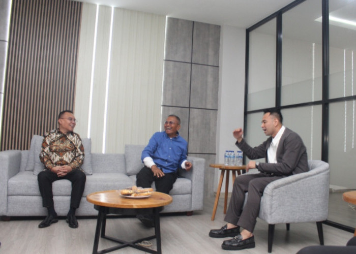 Berkunjung ke Disway, Sufmi Dasco dan Raffi Ahmad Disambut Hangat Dahlan Iskan