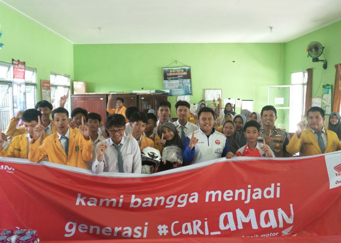 Siswa SMA Muhammadiyah Bangga Menjadi Generasi #Cari_Aman, Honda Babel Berikan Sosialisasi Safety Riding
