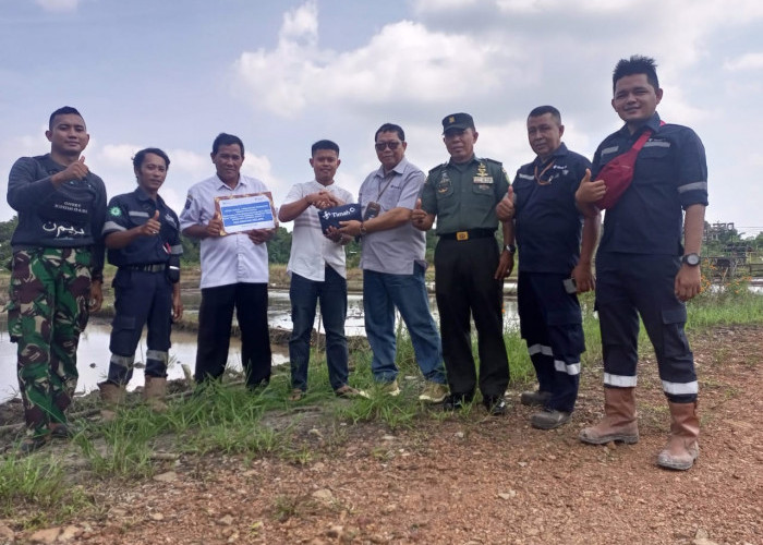 Kerjasama dengan TNI PT Timah Tbk Bangun MCK dan Sarana Olah Raga Masyarakat di Bangka Barat