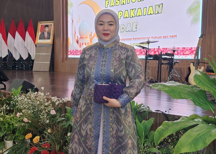 Dharma Wanita Kemenkumham Babel Tampil dengan Tenun Cual di Fashion Show Ramadhan 1445 H
