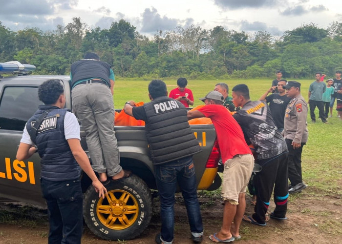Geger! Ada Pemuda Tewas Tergantung di Stadion Namang