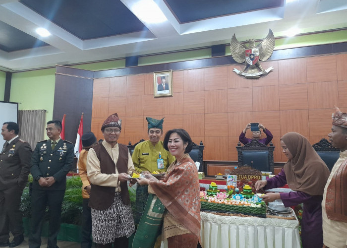Perdana, DPRD Gelar Rapat Paripurna Perayaan HUT 21 Kabupaten Bangka Tengah