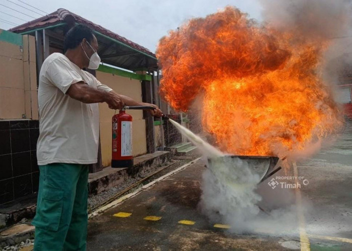PT Timah Tbk Gelar Pelatihan Tanggap Bencana Bersama Pemerintah Desa Air Putih